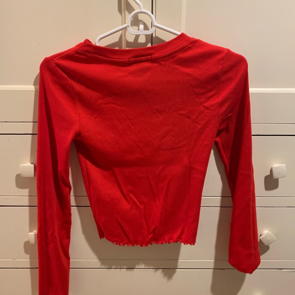 Crop top! - Picture 2 of 2